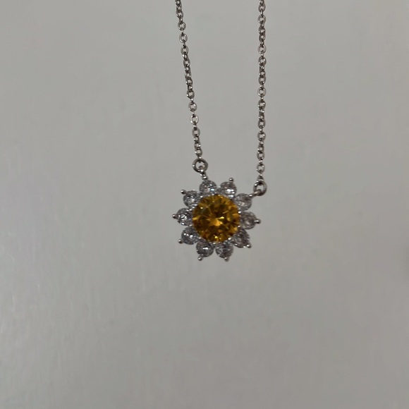 En Route Jewelry Yellow Gem Flower Necklace - Picture 4 of 5